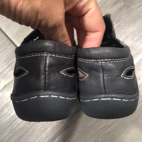 Propét Gray Leather Laser cut “Cameo” Flat - Picture 4 of 8